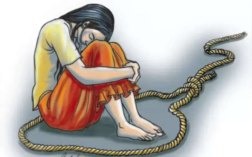 மேலும் ஒரு கல்லூரி மாணவி தூக்கிட்டு தற்கொலை!! தொடரும் சோகம்!!