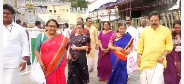 திருப்பதியில் இஸ்ரோ விஞ்ஞானிகள் சாமி தரிசனம்!!