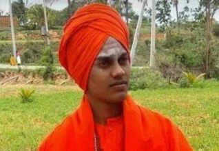 திருமணமான சிஷ்யையுடன் ஓட்டம் பிடித்த மடாதிபதி!! பகீர்!!