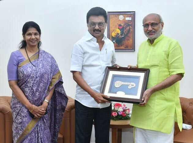 மதுரையில் குடியரசுத் துணைத் தலைவர் சி.பி. ராதாகிருஷ்ணனுடன் முதல்வர் ஸ்டாலின் சந்திப்பு!