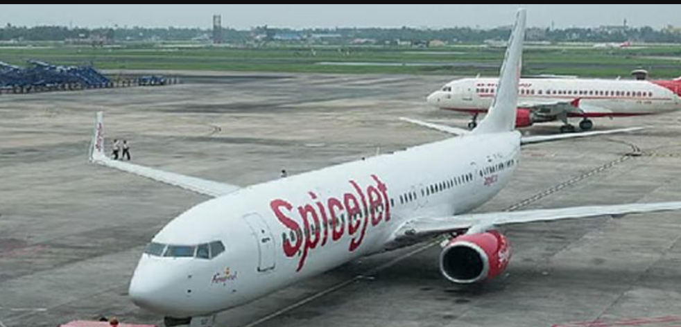 ஸ்பைஸ் ஜெட் விமானத்தில் எந்திரக் கோளாறு... பரபரப்பு!