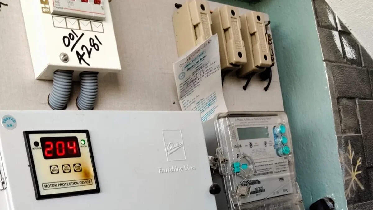 வீட்டு மின் கட்டணம் 80% உயரும் அபாயம்... மத்திய அரசை விமர்சிக்கும் மின்துறை பொறியாளர்கள் !