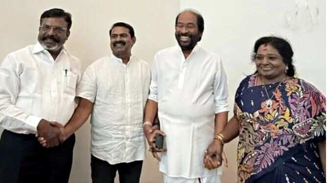 'முறுவலிக்கும் முரண்கள்'... திருமா, சீமான், தமிழிசை, திருச்சி சிவா சந்திப்பு'!