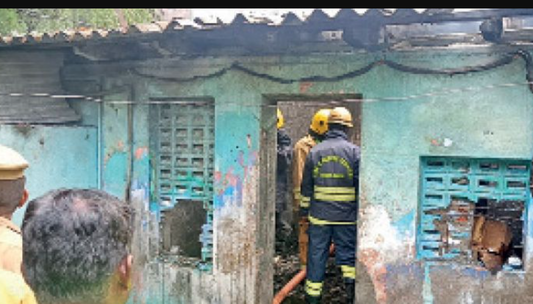 பட்டாசு வெடி விபத்தில் 3 பேர் உடல் கருகி பலி... சட்டவிரோதமாக வீட்டில் தயாரித்தபோது பரிதாபம்!