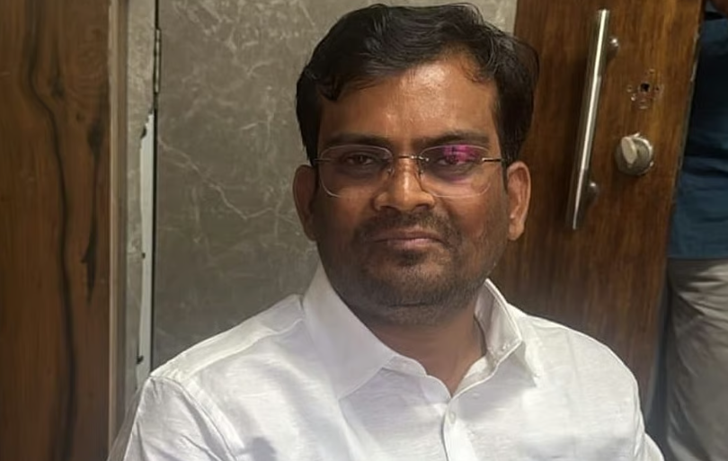 பாஜக எம்.எல்.ஏ ரூ.5 லட்சம் லஞ்சம் வாங்கியபோது கையும் , களவுமாக பிடிபட்டார்!