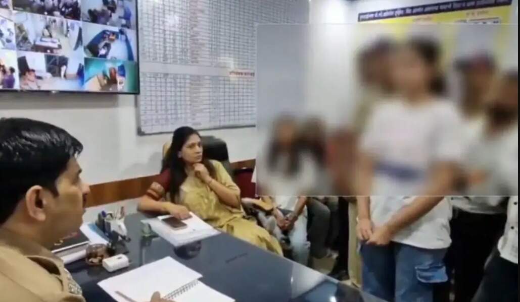 அதிர்ச்சி... மத்திய அமைச்சர் மகளுக்கு பாலியல் தொல்லை!