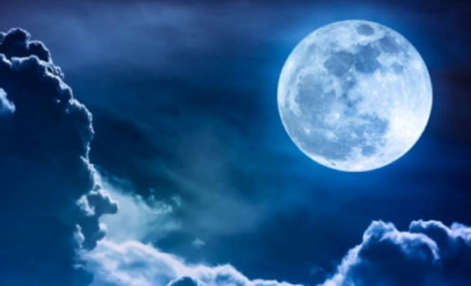 நாளை வானில் ப்ளூ மூன்!! வானில் அதிசயம்!!