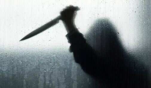 நடுரோட்டில் திருமண தரகரை தாக்கிய 2 சிறுவர்கள்!