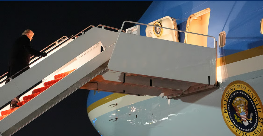 டிரம்ப் பயணித்த ஏர் ஃபோர்ஸ் ஒன் விமானத்தில் கோளாறு!