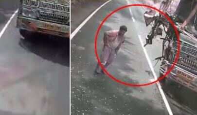 இரண்டு லாரிகளின் நடுவில் செல்ல முயன்ற பேருந்து.. கோர விபத்தின் சிசிடிவி காட்சி வைரல்..!!