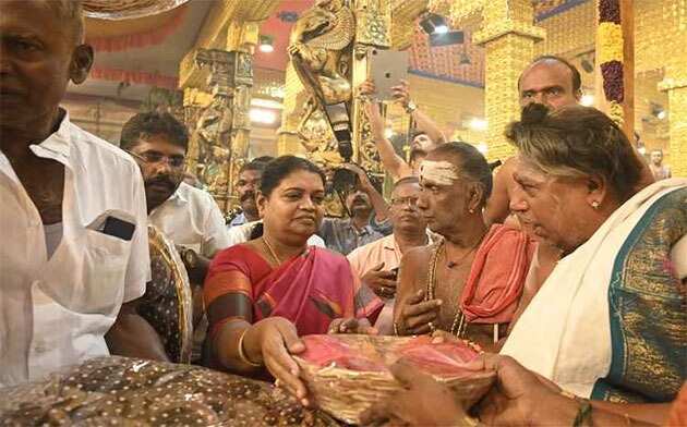 நாளை குடமுழுக்கு விழா.. திருச்செந்தூரில் லட்சக்கணக்கில் குவியும் பக்தர்கள்!