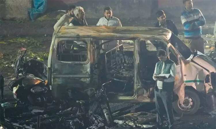 டெல்லி கார் வெடிப்பு... பலி எண்ணிக்கை 15 ஆக உயர்வு!