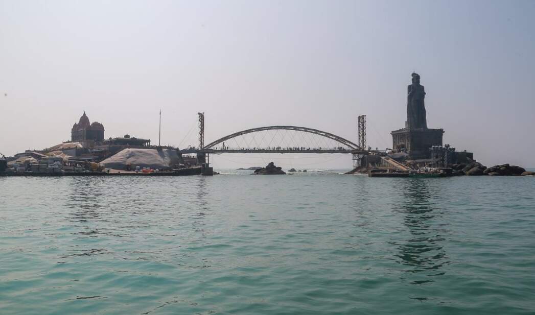 டிச.30 முதல் குமரியில் 3 நாட்கள் வள்ளுவா் சிலை வெள்ளி விழா... நிகழ்ச்சிகள் விவரம்... குவியும் சுற்றுலா பயணிகள்!