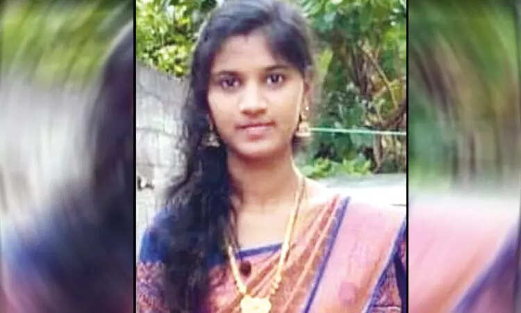 குடும்பத் தகராறில் இளம்பெண் தற்கொலை ... போலீசார் விசாரணை!