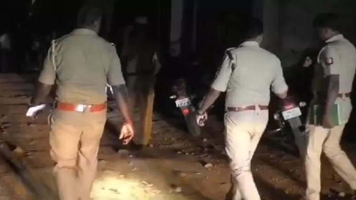 மதுரை என்கவுண்டர் போலீசார்