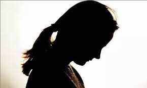 10ம் வகுப்பு மாணவன் கடத்தல்.. பாலியல் துன்புறுத்தல் கொடுத்த ஆசிரியை கைது!