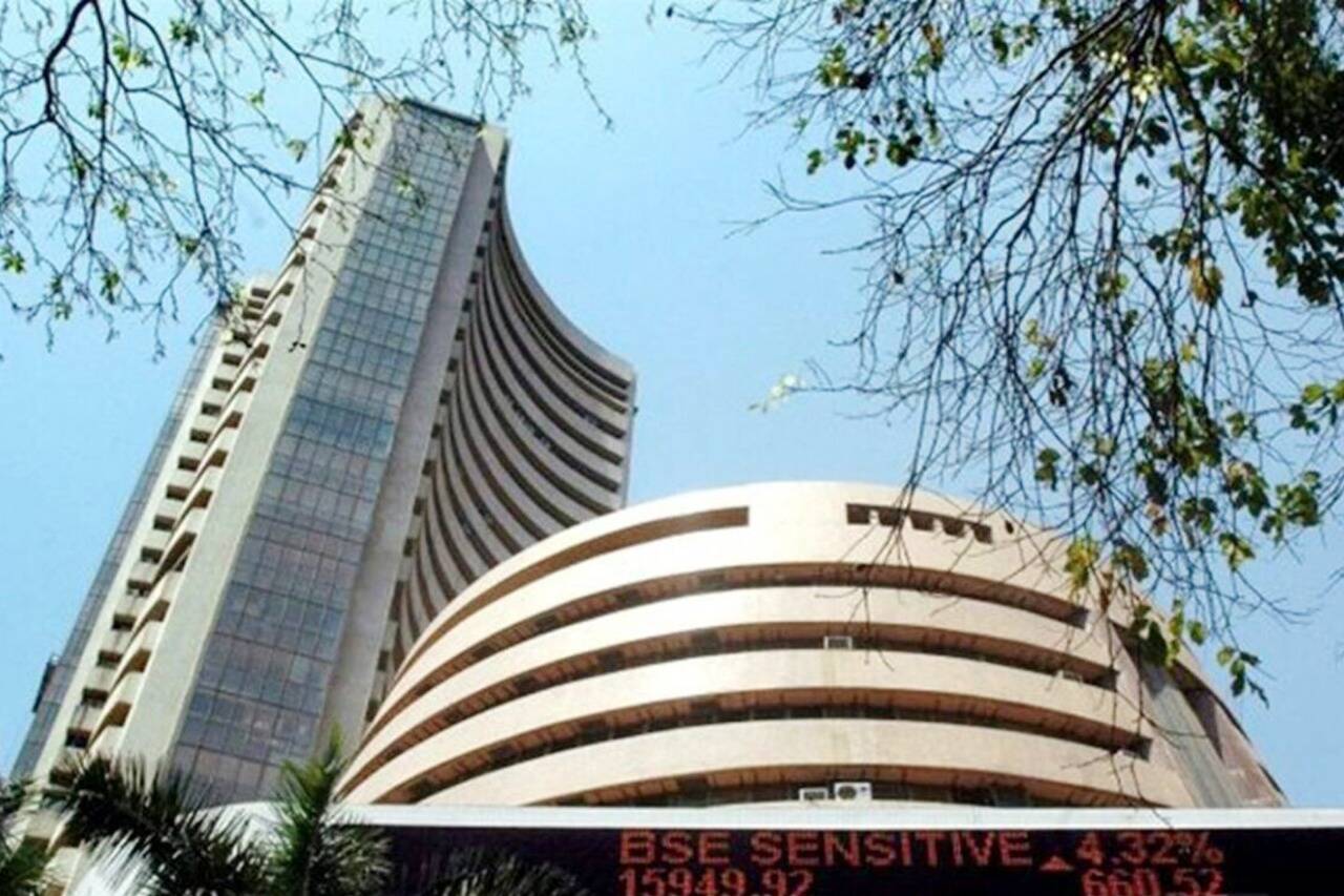 இன்றைய பங்கு வர்த்தகம்: காசு, பணம், துட்டு, MONEY MONEY!! வெள்ளி அள்ளித்தரும்....!!