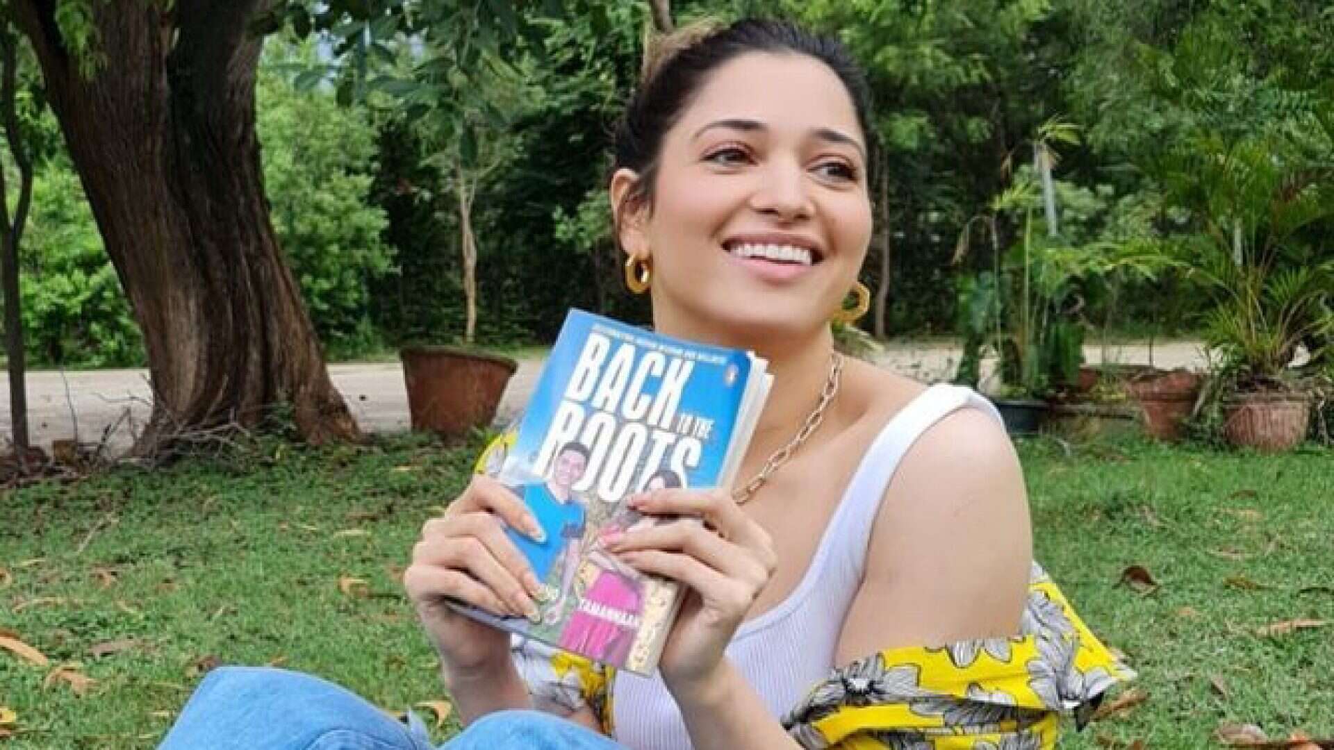 அட காவாலா... பள்ளி பாட புத்தகத்தில் தமன்னா.. பெற்றோர் கடும் எதிர்ப்பு!