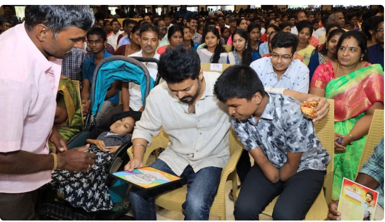 5,00,000 வரை கல்விக்கடன்... பெற்றோர்களுக்கு ஆண்டுக்கு ரூ15000 உதவித் தொகை... விஜய் அதிரடி அறிவிப்புகள்!