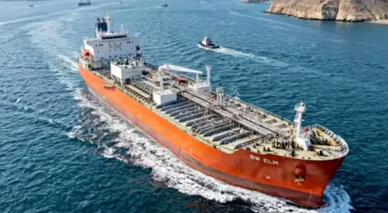 அமெரிக்காவின் கடல்வழி முற்றுகையால் ஈரானுக்குத் திரும்பிய 21 கப்பல்கள்... மீண்டும் பதற்றம் - ட்ரம்ப் விடுத்த ‘குண்டுவீச்சு’ எச்சரிக்கை!