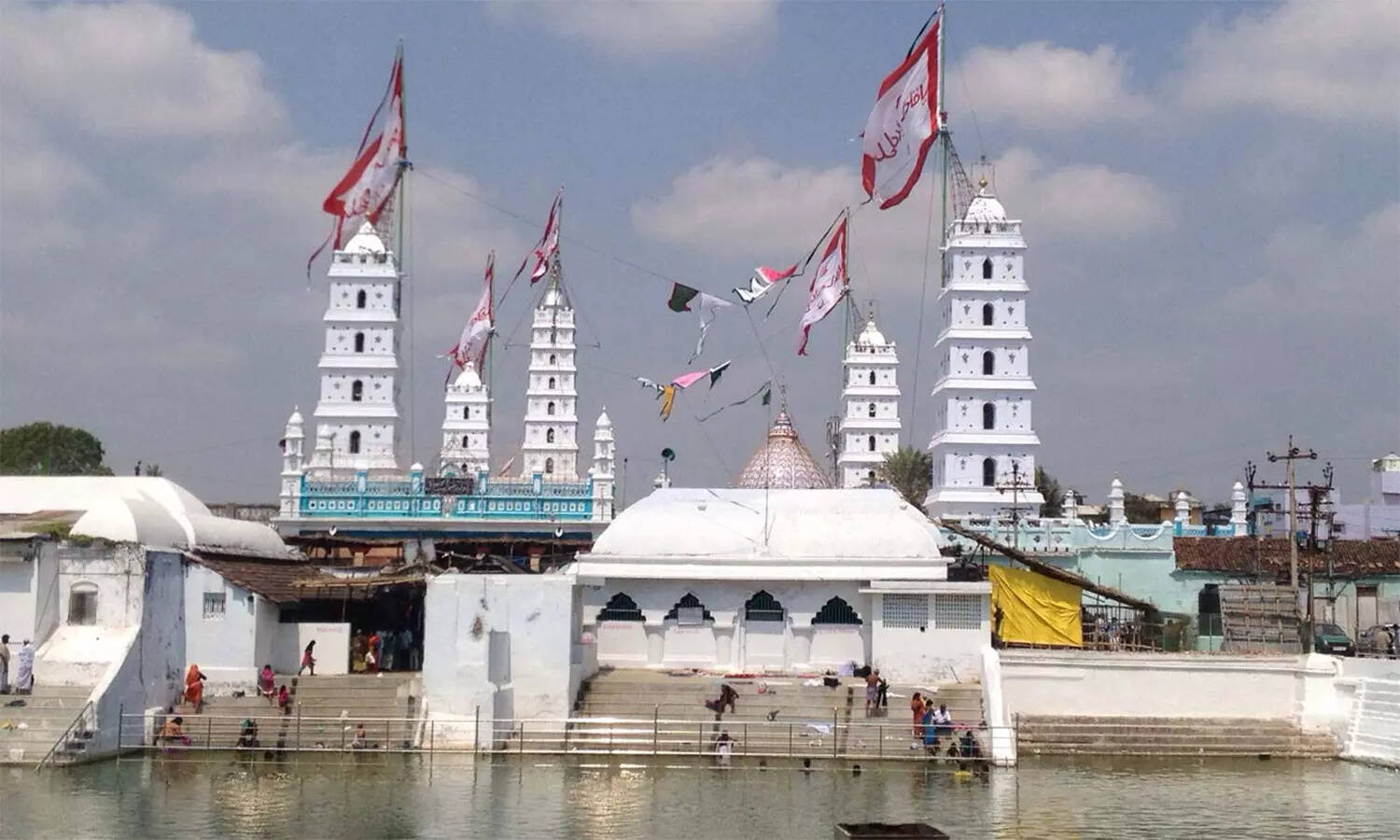 நாகூர் தர்காவில் பிரார்த்தனைக்காக சென்றவர் குளத்தில் மூழ்கி பலி.. பெரும் சோகம்!