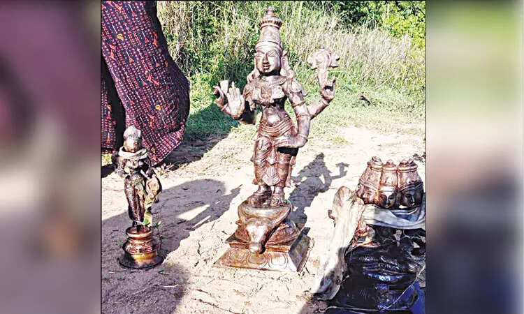 நெல்லை தாமிரபரணியில் பல கோடி மதிப்பிலான 3 ஐம்பொன் சிலைகள் மீட்பு!