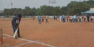 கிரிக்கெட் விளையாடி அசத்திய கலெக்டர்!! கைதட்டி வரவேற்பு அளித்த பொதுமக்கள்!!