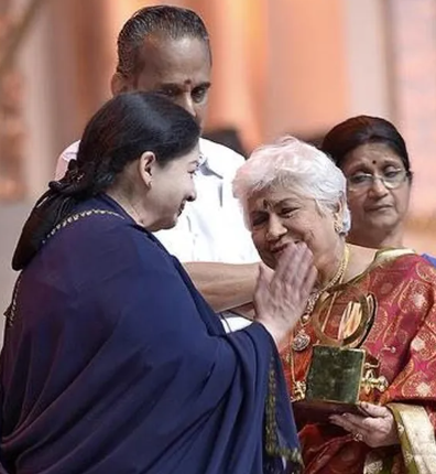சௌகார் ஜானகி 4 முதலமைச்சர்களுடன் பணியாற்றியவர்!