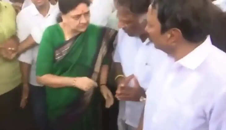 சசிகலா ஓபிஎஸ்