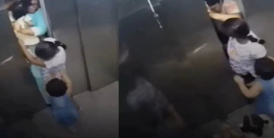 லிப்ட் கதவு தானாக மூடும் தருணம்… கை, கால்களால் இரு குழந்தைகளை காப்பாற்றிய சிறுமி.. .பதற வைக்கும் வீடியோ!