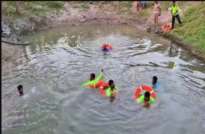 ஏரியில் குளிக்கச் சென்ற 3 சிறுவர்கள் பலி... நெஞ்சை உறைய வைக்கும் சோகம்!