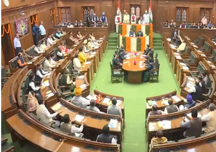 பரபரக்கும் தலைநகர் ... அதிஷி உட்பட 11 ஆம் ஆத்மி எம்.எல்.ஏ.க்கள் டெல்லி சட்டசபையில் இருந்து இடைநீக்கம்!