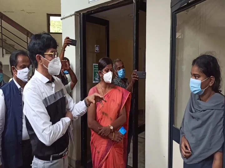 அதிர்ச்சி!! ராஜீவ் காந்தி இளைஞர் மேம்பாட்டு மையத்தில் 31 பேருக்கு கொரோனா!!