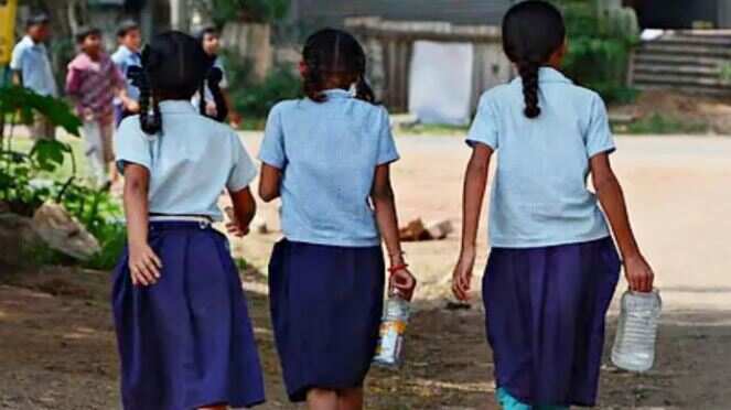 கேரளாவில் பள்ளி மாணவிகளுக்கு மாதம் 3 நாட்கள் மாதவிடாய் விடுப்பு - அரசு அறிவிப்பு!
