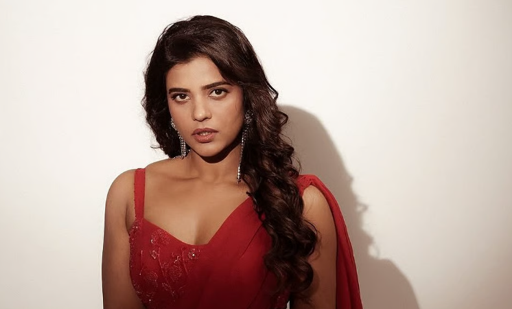 நடிகையிடம் தனியறையில் அத்துமீறிய புகைப்பட கலைஞர்... ஐஸ்வர்யா ராஜேஷ் பரபரப்பு தகவல் !