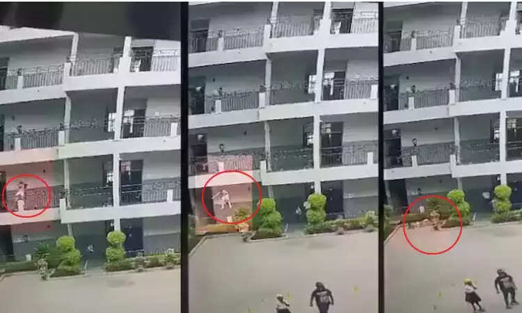 அதிர்ச்சி வீடியோ!! 16 அடி பள்ளி பால்கனியில் இருந்து குதித்த மாணவன்!!