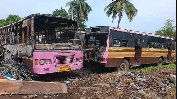 அரசுப் பேருந்துகள் நேருக்கு நேர் மோதி 8 பேர் படுகாயம்!