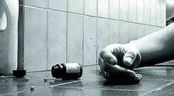 2 குழந்தைகளுடன் விஷம் குடித்த தாய்... குழந்தைகள் பலி.. தாய்க்கு சிகிச்சை !