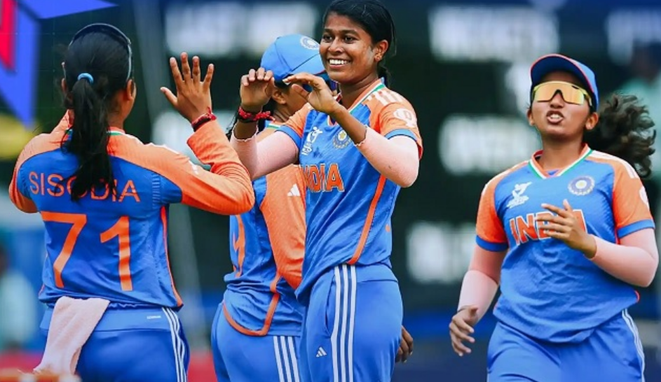 செம மாஸ்... U19 மகளிர் உலகக் கோப்பைப் போட்டியில் 9 விக்கெட் வித்தியாசத்தில் மேற்கிந்தியத் தீவுகளை வீழ்த்தியது இந்தியா!