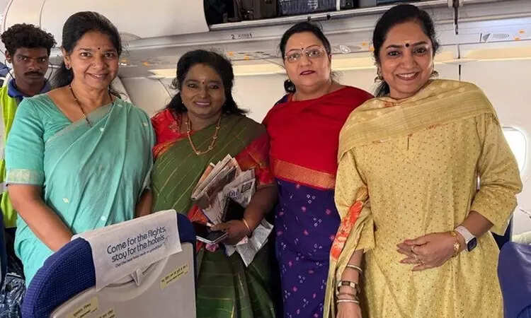 ஒரே விமானத்தில் கனிமொழி, தமிழச்சி, தமிழிசை .... வைரலாகும் புகைப்படம்!