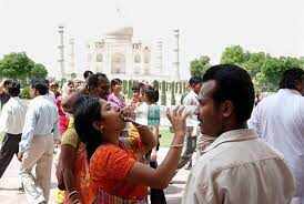 அடி தூள்!! 3 நாட்களுக்கு அனுமதி இலவசம்!! தாஜ்மஹாலில் எல்லாமே ஃப்ரீ தான்!!