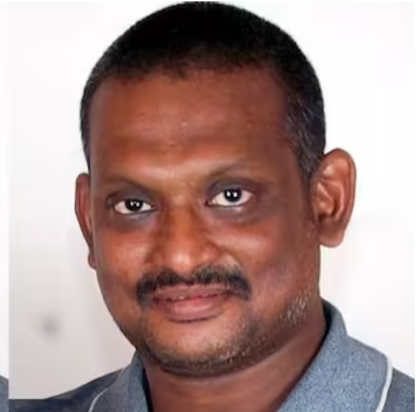 பேக்கரி உரிமையாளரை வெட்டி சாய்த்த போதை கும்பல்... மனைவி கண்முன்னே கொடூரம்..!!