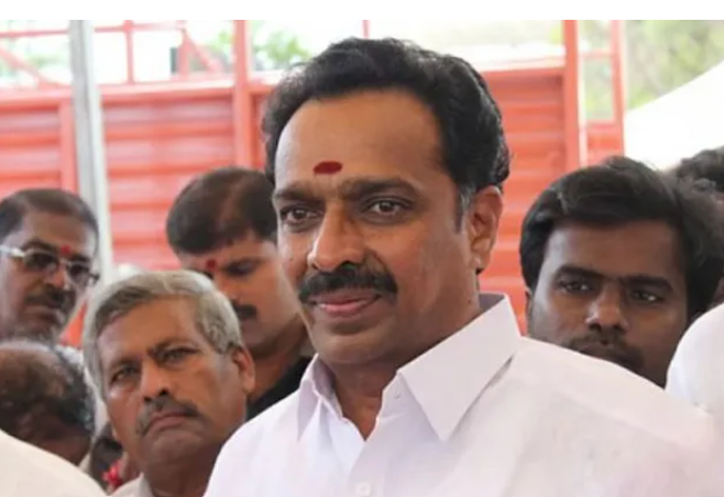 எம்.ஆர்.விஜயபாஸ்கர் அதிமுகவிலிருந்து விலகல்... தமிழக அரசியலில் அடுத்தடுத்து பரபரப்பு!