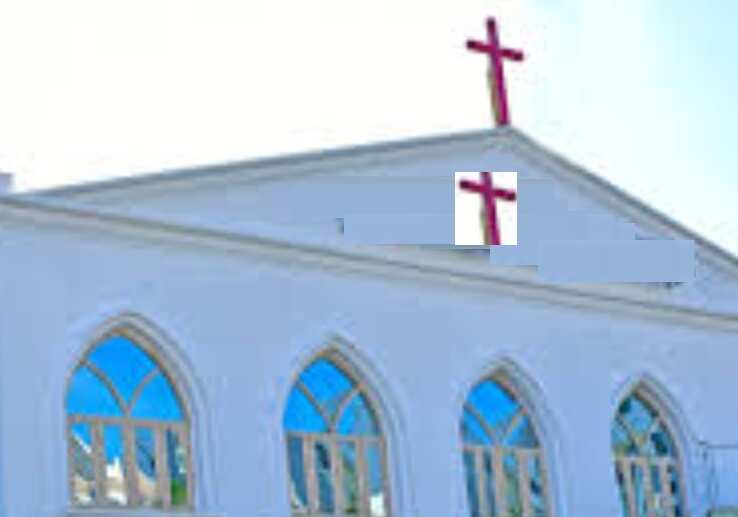 பகீர் குற்றச்சாட்டு!! தேவாலயத்தில் தீண்டாமை பாகுபாடு.!!.