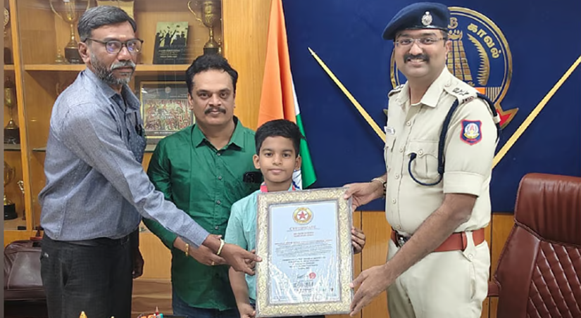 பள்ளி மாணவன் சதுரங்கத்தில் உலக சாதனை... குவியும் வாழ்த்துகள்!