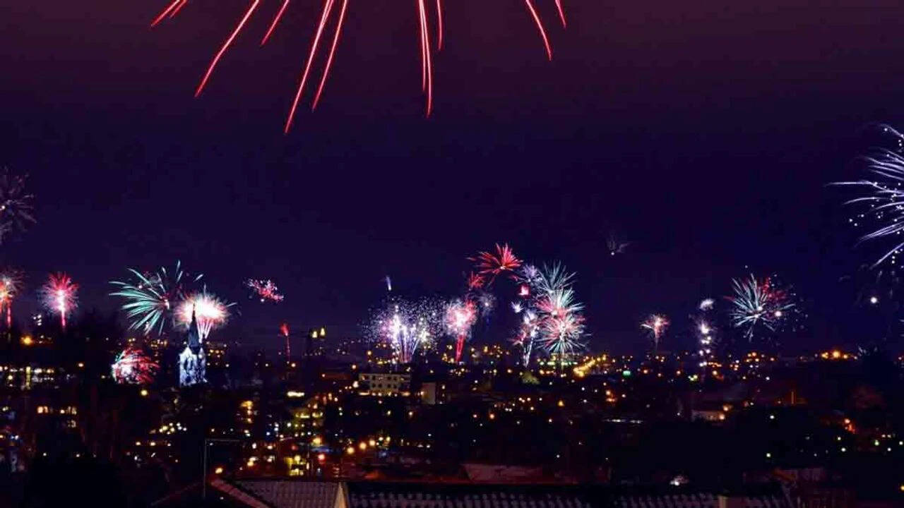 புத்தாண்டுக்கு முன் போலீஸ் அதிரடி… 1,300 பேர் கைது