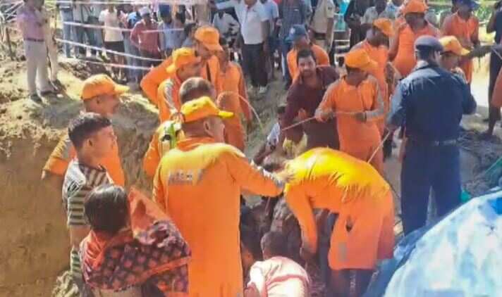 50 அடி ஆழ்துளைக் கிணற்றில் விழுந்த குழந்தை... மீட்பு பணிகள் தீவிரம்!
