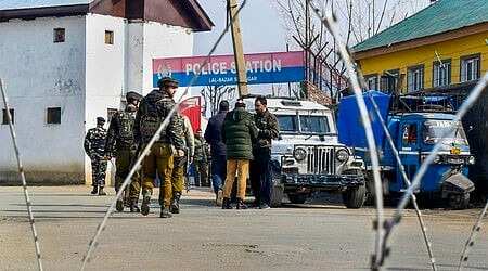 மணிப்பூரில் கிளர்ச்சியாளர் உட்பட 5 பேர் கைது!