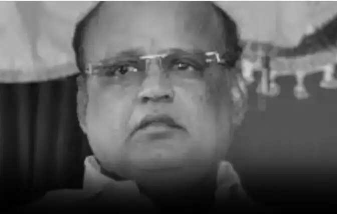 தவறி விழுந்து விபத்து... முன்னாள் எம்.எல்.ஏ சுந்தரம் காலமானார்!