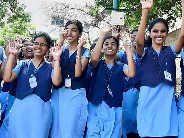 டிசம்பர் 24 முதல் அரையாண்டுத் தேர்வு விடுமுறை!!கொண்டாடுங்க மாணவர்களே!!